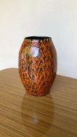 Tófej's vase has a bay