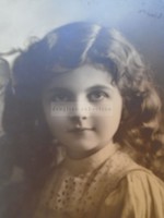 G21.302  Régi képeslap  - kislány  1910k   Szeged  Bakonyi   fotólap