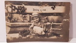 Régi képeslap "Boldog Újévet" üdvözlőlap, levelezőlap 1914 malac, kisgyermek, lóhere