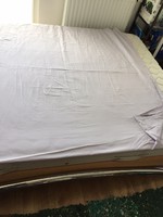 Hatalmas, Ditton Hill márkájú, világos-levendula színű nyári ágytakaró, vagy lepedő 296 x 268 cm