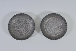Pár ezüst iszlám filigrán tányér, valószínűleg Perzsa