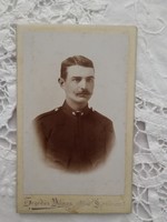 Antik magyar CDV/vizitkártya/keményhátú műtermi fotó, fiatal katona, Hegedűs Vilmos Szentes