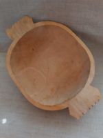 Beautiful condition hand carved leavening wooden turtle