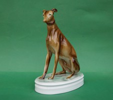 Gyönyörű festésű Zsolnay porcelán nagyméretű agár kutya magyar agár figura