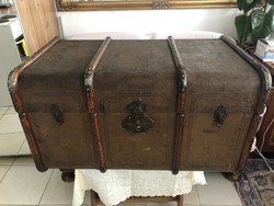 Wooden suitcase, suitcase, loft table,