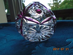 Lila rozettás metszett üveg díszkosár 12x10x8 cm
