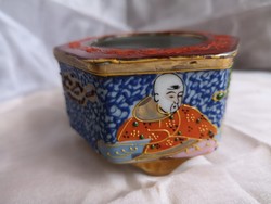 LEÁRAZTAM!!! Japán satsuma hatszögletű, kézzel festett, három lábú porcelán edény