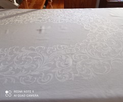 Fehér, damaszt asztalterítő, 195 x155 cm