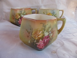 Különleges formájú, szögletes,rózsás antik fajansz csészék
