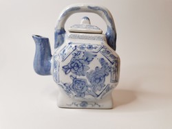 Hagyományos kék-fehér kínai porcelán teáskanna