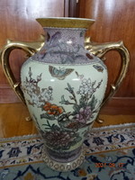 Chinese porcelain vase with bird and butterfly pattern, height 45 cm. He has!