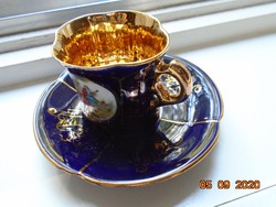 Kobalt opulensen aranyozott zsánerjelenetes karéjos kávés csésze alátéttel