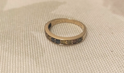 14 K arany gyűrű szivárvány színű zafír berakással