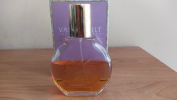 Gloria Vanderbilt parfüm csomagautomatába is