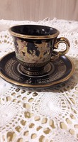 Görög, 24 karátos arannyal díszített, mitológiai jelenetes porcelán kávés csésze, tányérral