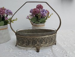Gyönyörű régi kisebb méretű lábakon álló  asztali kosár  dísz patinás darab ezüstözött