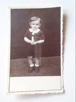 D184631 photo of a small child -dunapataj -bélajjannann photographer 1930-40's