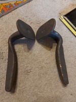 Two pieces, antique gate lever, think iron, size indicated, 1.2 kg piece