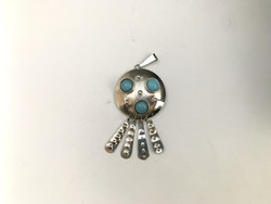 Showy silver pendant