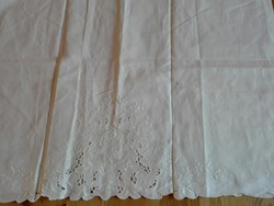 2 Pcs, 110x70 cm embroidered apron at the bottom, with different patterns x