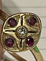 14kr aranyból készült gyűrű természetes rubinnal és szép brillel diszitve eladó!Ara:42.000.-