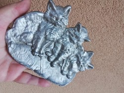 Kitten wall metal relief image
