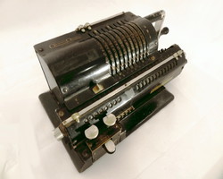 Eredeti Odhner mechanikus tűkerekes aritmométer számológép