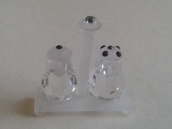 Crystal miniature, salt and pepper scatter