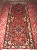 Csodás iráni futó szőnyeg.