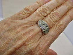 Beautiful art deco silver ring with white stones