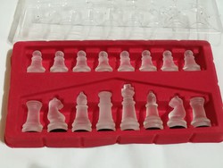 Üveg sakk játék, 16 db sötétebb játékos.