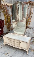 Neo-baroque style 3-drawer mirrored table with 2 doors