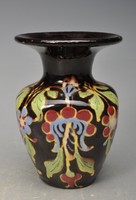 Hmv is a typical vase of Alexander the Great, beautiful. From 1942.