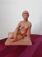 Józsa Bálint Női akt szobor