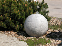 Modern Minimál kerti szökőkút csobogó Gömb golyó Fagyálló Műkő szobor