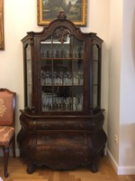 Neo-baroque display cabinet