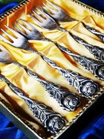 Vintage silver-plated Hildesheim rose-handled dessert fork box