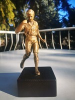 RÉGI FOCISTA, FUTBALLISTA SZOBOR