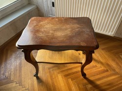 Barokk kis asztal