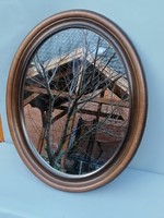 Art-deco vinyl oval mirror in beautiful condition. Negotiable!
