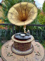 Különleges arany köralakú gramafon
