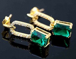 Arany fülbevaló smaragd és gyémánt kövekkel.Gyönyörű.Új!
