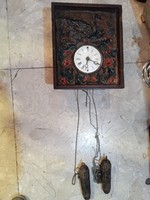 Two-weight wall clock, unique piece, in beautiful condition, excellent for collectors.
