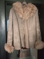 Short-fitting leather coat
