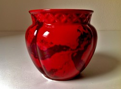 Zsolnay pot with red labrador pattern