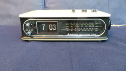 Sanyó scroll clock radio