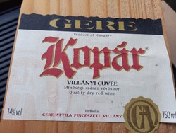 Villányi borvidék: Gere/Kopár boros disz doboz, céges logóval/emblémával (2009), bor kellék