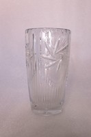 Metszett kristály váza, 20,5 cm magas, 11 cm széles