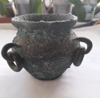 Ceramic pot with antique amphora character