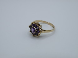 KK1368 9 karátos lila köves sárga arany gyűrű